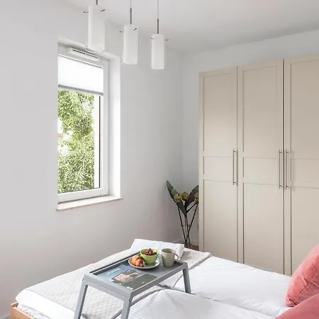 Shortstaypoland Pustelnicka Lägenhet